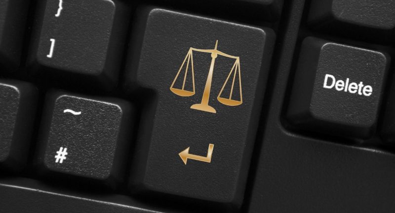 Кому обов’язково треба зареєструватися в Електронному суді?
